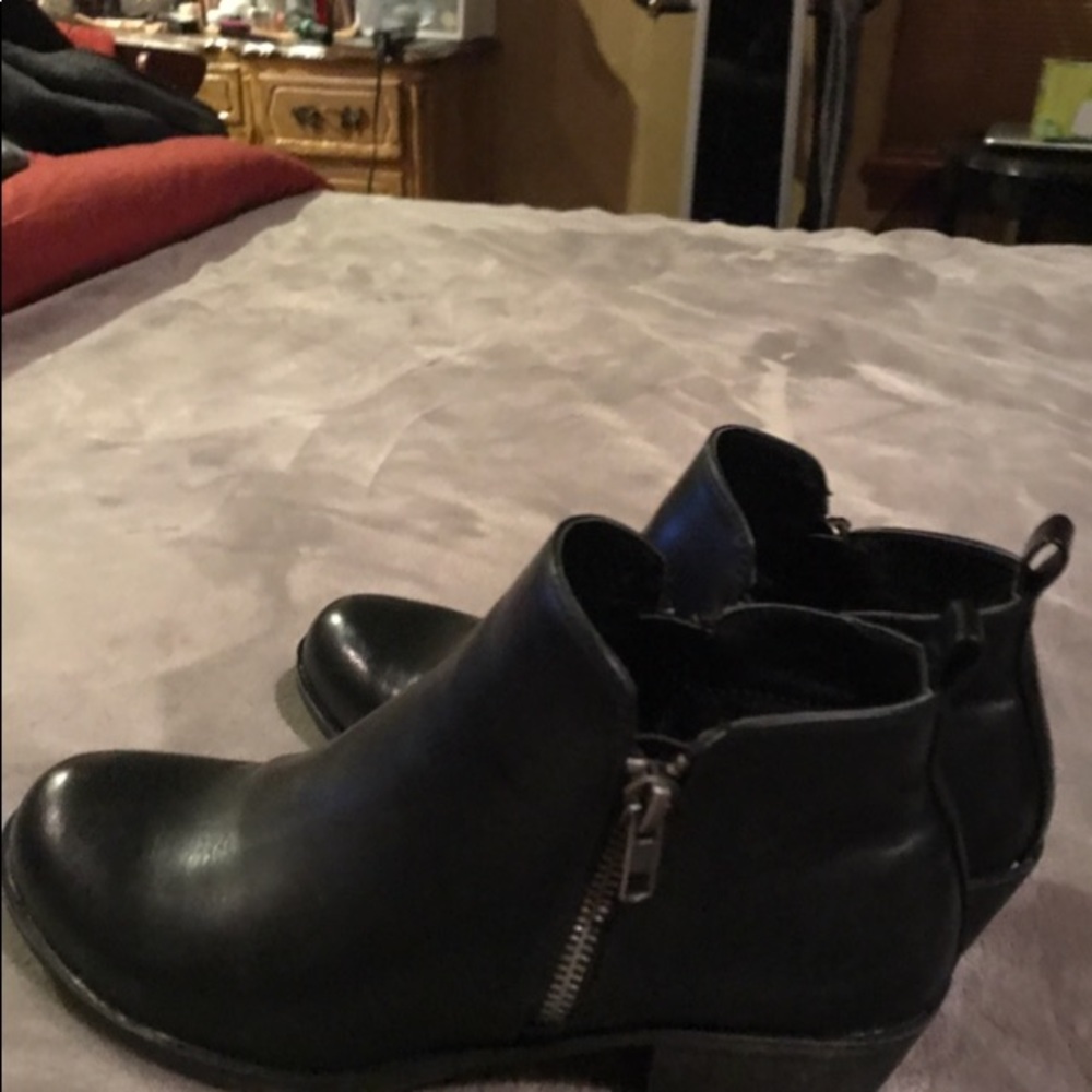 Boots - Picture 3 of 3